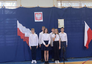 Klasa 7 podczas „Festiwalu pieśni patriotycznej