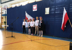 Klasa 2 podczas „Festiwalu pieśni patriotycznej