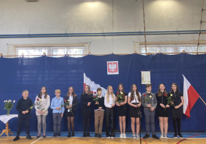 Klasa 6 podczas „Festiwalu pieśni patriotycznej”.