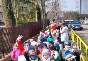 Pochód z kukłą Marzanną