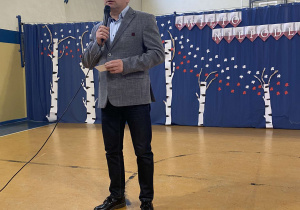 Pan Dyrektor Grzegorz Wołąkiewicz podziękował za przygotowanie uroczystości z okazji Narodowego Święta Niepodległości.