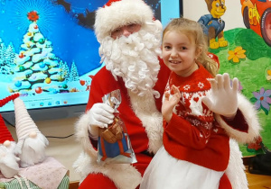 Dziewczynka z Mikołajem