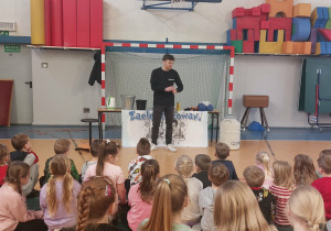 Dzieci podczas pokazu