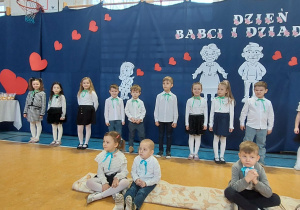 Przedszkolaki prezentują swoje umiejętności