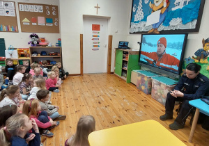 Oglądanie filmu edukacyjnego