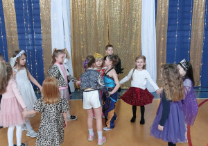 Dzieci podczas zabawy