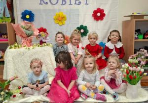 Dziewczynki w dniu swojego święta