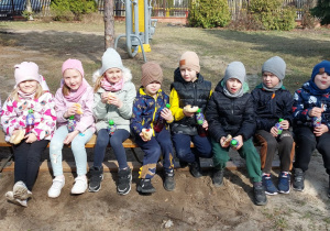 Dzieci podczas obchodów z okazji Pierwszego Dnia Wiosny