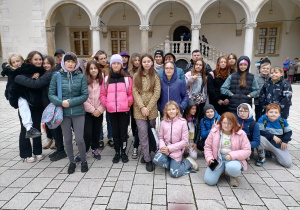 Uczniowie podczas zwiedzania Krakowa
